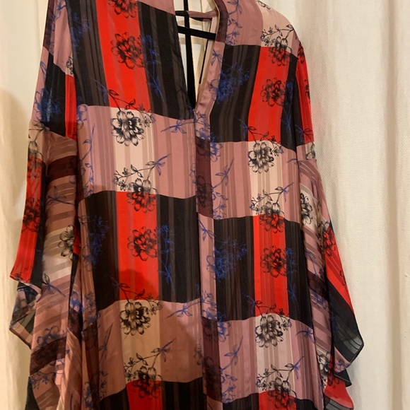 BCBG flowy top/ short dress with v neck and ties - Picture 6 of 6